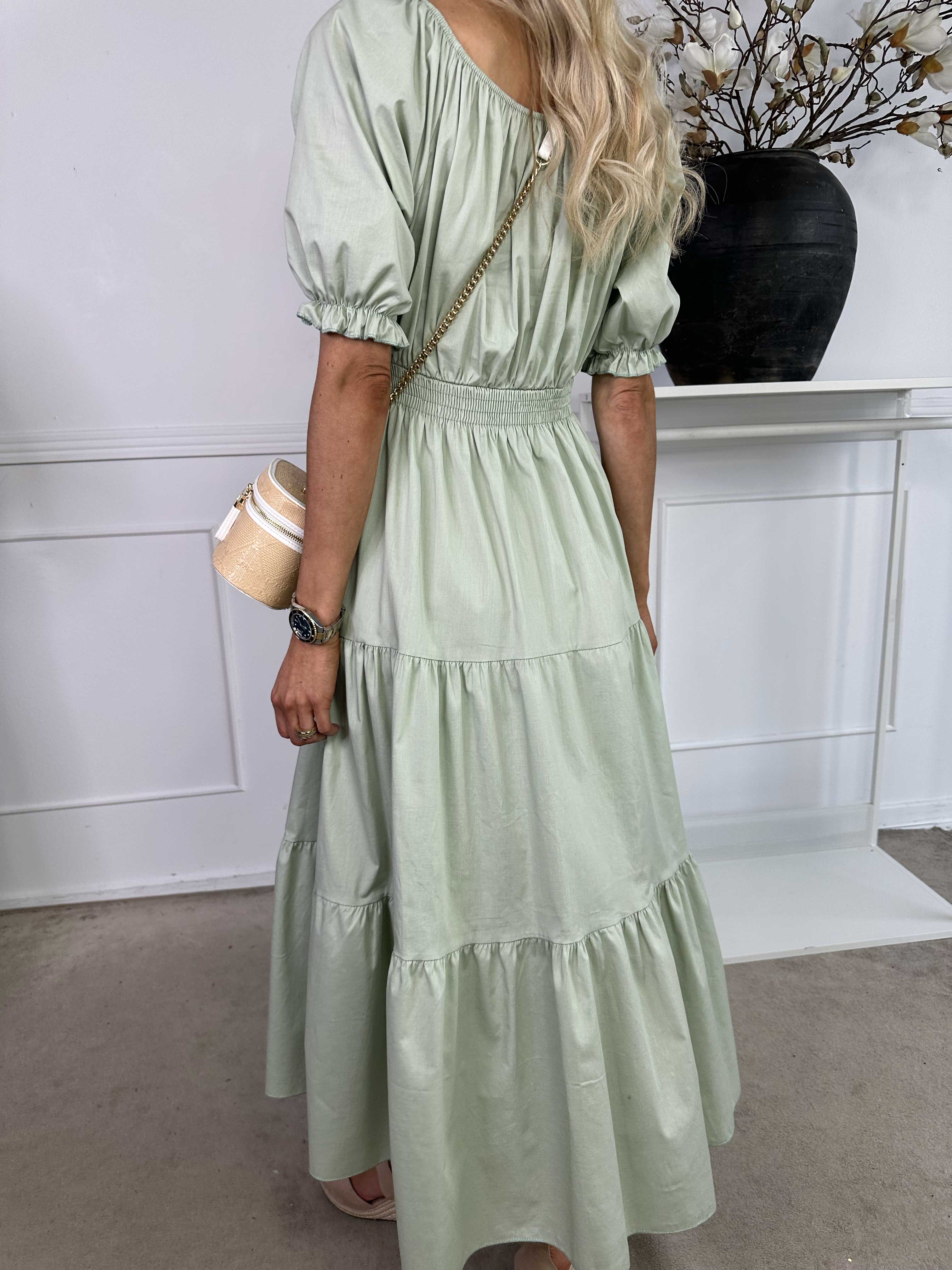 Kayce - Klänning i bomull med resår i halsringning och midja